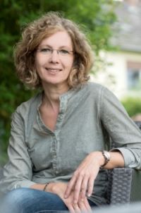 Barbara Kettmann-Schulte - Büroleitung und ausgebildet in Klangmassage (Klangperspektiven®)